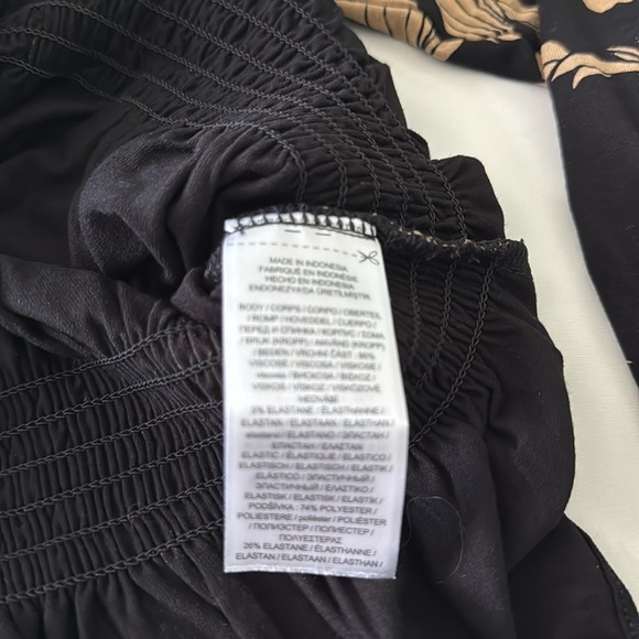 Lauren by Ralph Lauren NWT Black and Beige Off the Shoulder Blouse - Picture 9 of 9